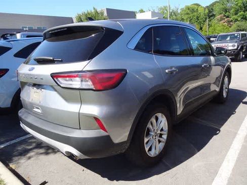 Used 2021 Ford Escape SE w/ Convenience Package FWD image 4