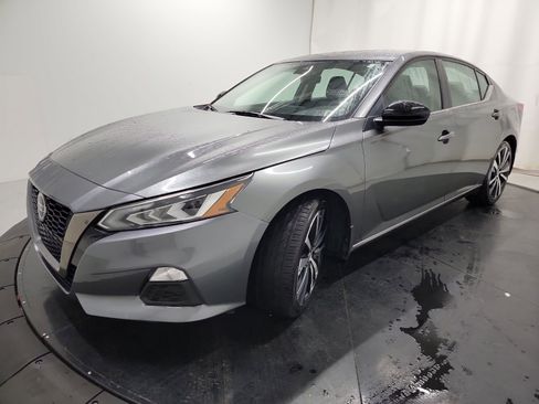 Used 2022 Nissan Altima 2.5 SR image 3