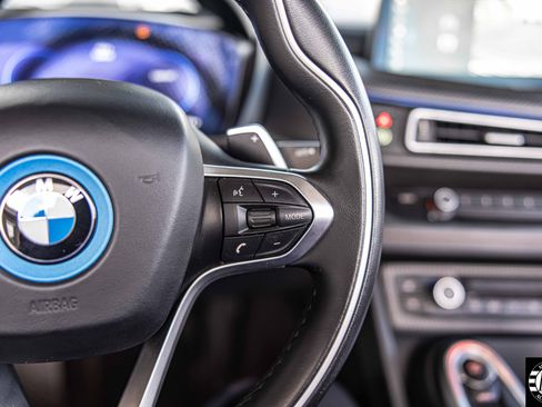 Used 2019 BMW i8 Roadster image 25