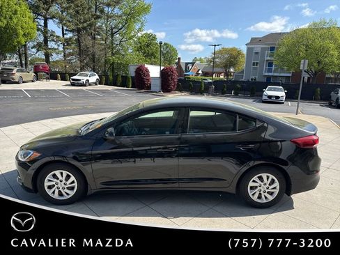 Used 2018 Hyundai Elantra SE image 3