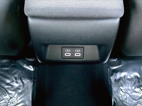 Used 2024 Toyota Corolla LE image 31