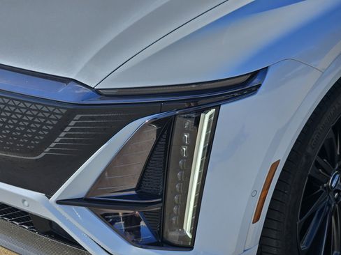 New 2026 Cadillac Lyriq V w/ Exterior Carbon Fiber Package AWD/4WD image 5