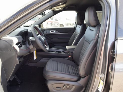 New 2026 Ford Explorer ST-Line w/ ST-Line Street Pack image 18