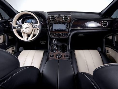 Used 2019 Bentley Bentayga image 33