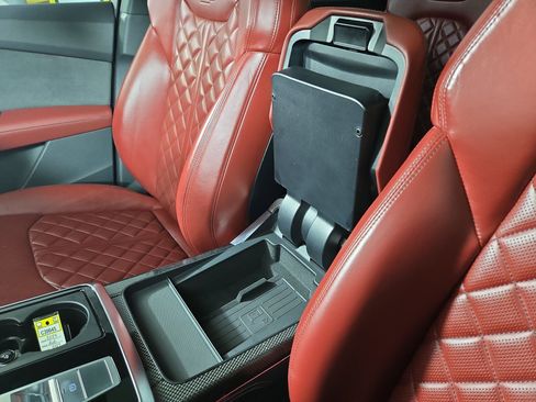 Used 2024 Audi SQ7 Prestige image 30