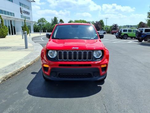 Used 2020 Jeep Renegade Sport w/ Sport Appearance Group AWD/4WD image 3