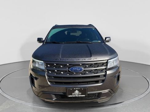 Used 2019 Ford Explorer XLT w/ Equipment Group 202A AWD/4WD image 9