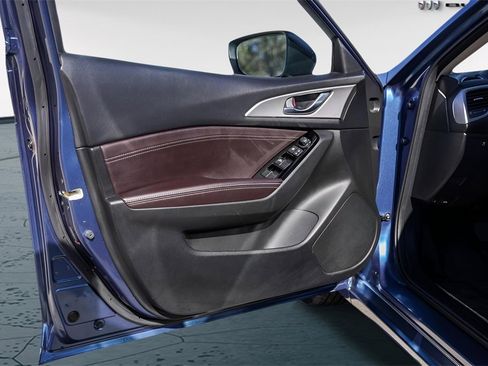 Used 2017 MAZDA MAZDA3 Touring image 26