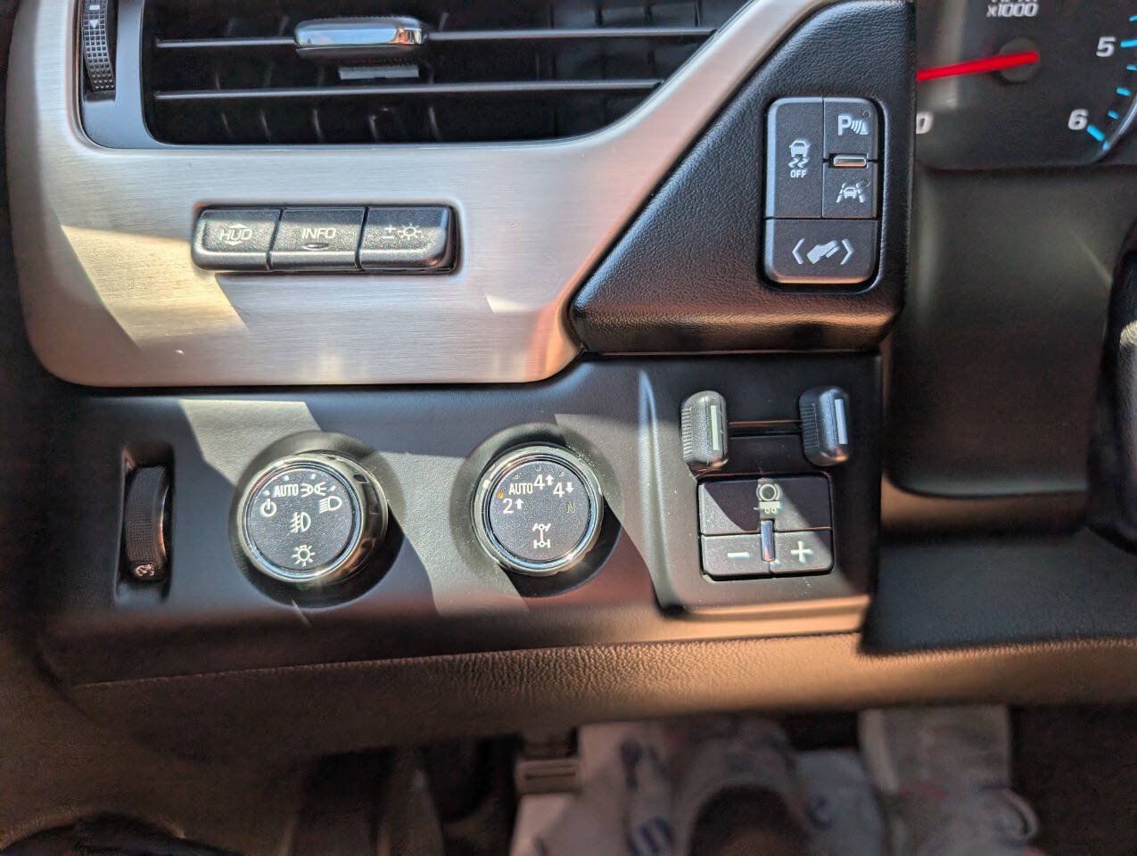 Used 2017 GMC Yukon Denali AWD/4WD image 23