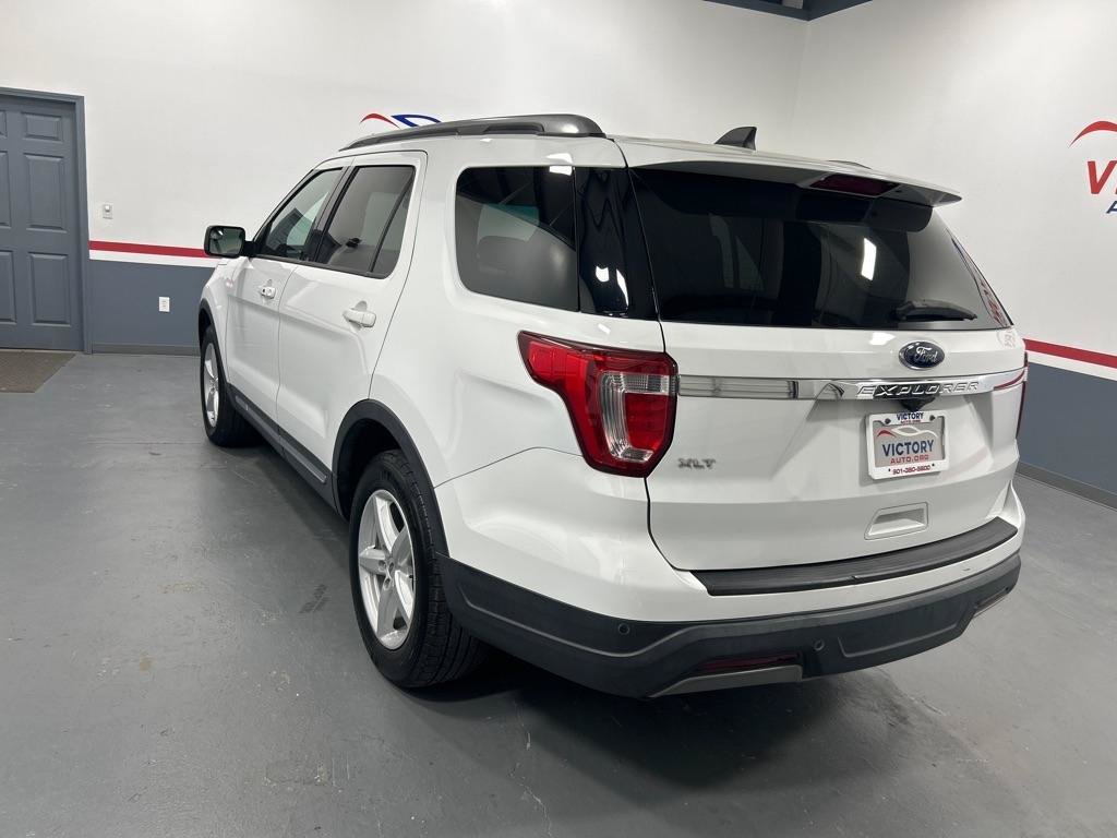 Used 2019 Ford Explorer XLT FWD image 4