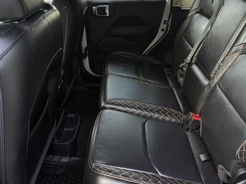 Used 2021 Jeep Wrangler Unlimited Sahara AWD/4WD image 31