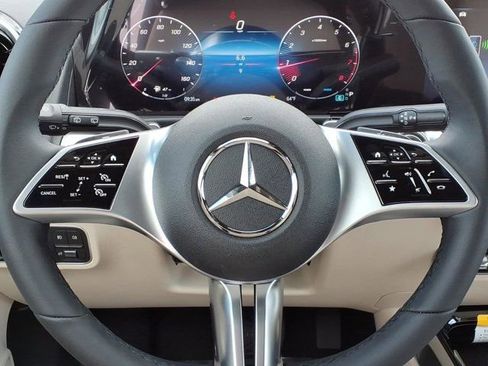 New 2026 Mercedes-Benz GLB 250 image 8