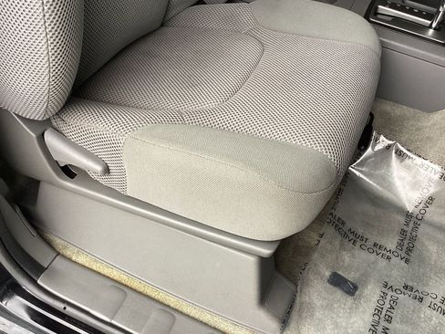 Used 2016 Nissan Frontier SV image 19