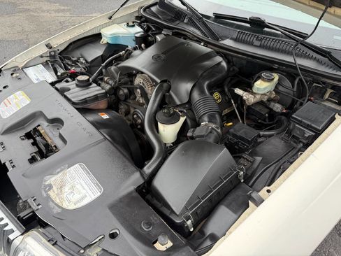 Used 2000 Lincoln Town Car Executive image 33