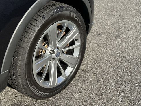 Used 2019 Ford Explorer Limited w/ Class III Trailer Tow Package image 12