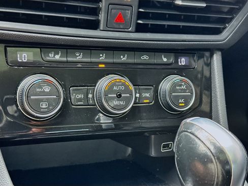 Used 2020 Volkswagen Jetta SEL image 12