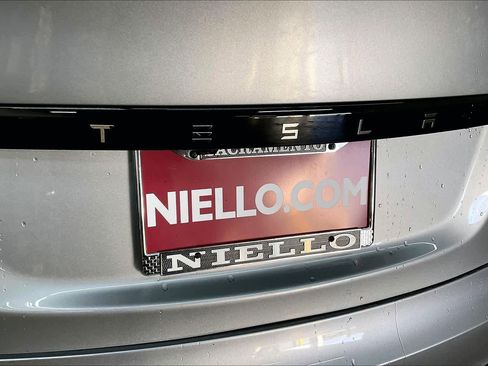 Used 2025 Tesla Model S Plaid image 11