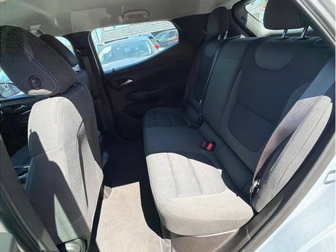 Used 2023 Chevrolet Bolt EUV LT w/ Driver Confidence Package FWD image 17
