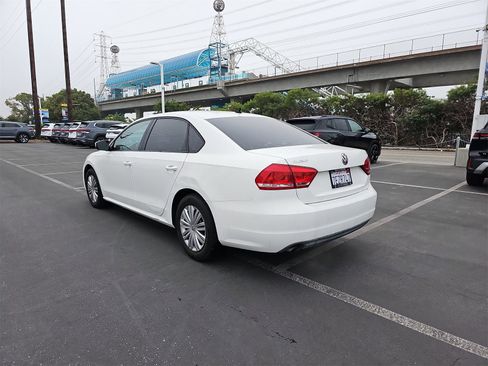 Used 2014 Volkswagen Passat 1.8T S image 7