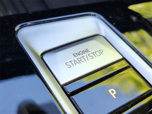 New 2025 Volkswagen Atlas Cross Sport SE image 30