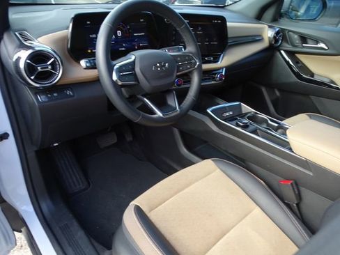 Used 2025 Chevrolet Equinox ACTIV w/ Safety and Technology Package image 24