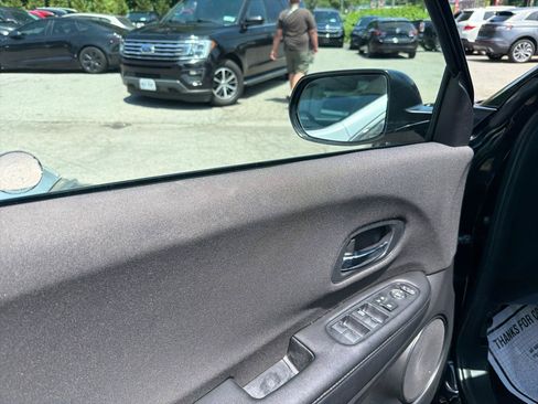 Used 2019 Honda HR-V Sport image 16