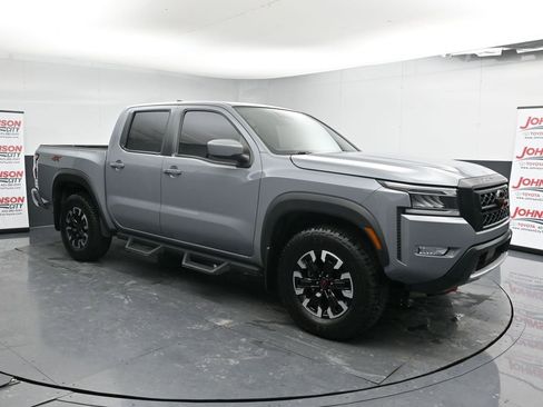 Used 2022 Nissan Frontier PRO-4X w/ Technology Package image 2