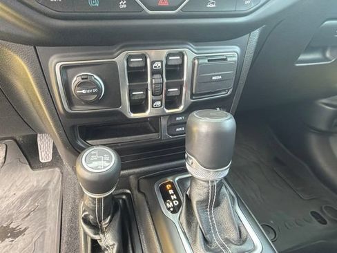 Used 2023 Jeep Wrangler Unlimited Sahara w/ Cold Weather Group AWD/4WD image 29
