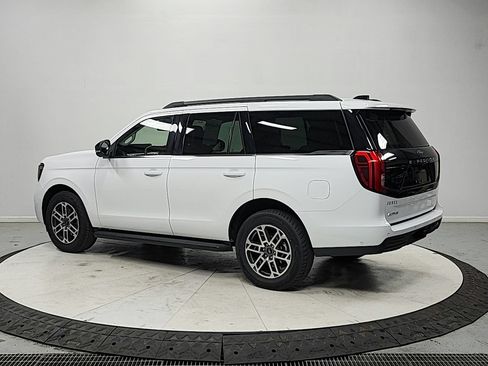 Used 2025 Ford Expedition Active AWD/4WD image 5