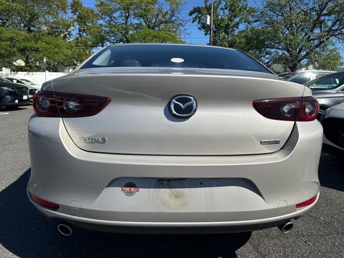 Used 2022 MAZDA MAZDA3 s FWD image 4