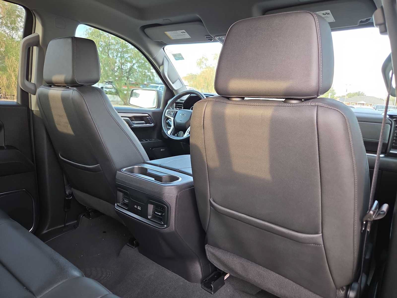 Used 2024 Chevrolet Silverado 1500 LT Trail Boss w/ Convenience Package II AWD/4WD image 16