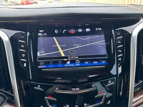 Used 2020 Cadillac Escalade Premium Luxury image 23