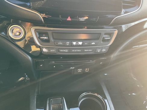 Used 2019 Honda Pilot Touring image 21
