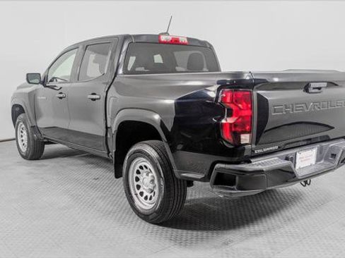 Used 2023 Chevrolet Colorado W/T RWD image 6