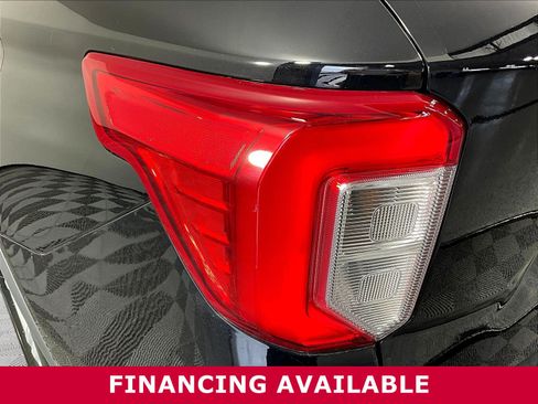 Used 2023 Ford Explorer XLT AWD/4WD image 21