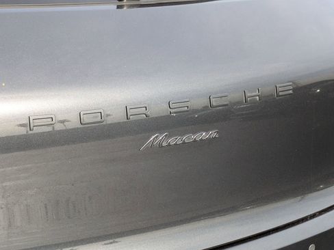 Used 2018 Porsche Macan image 19