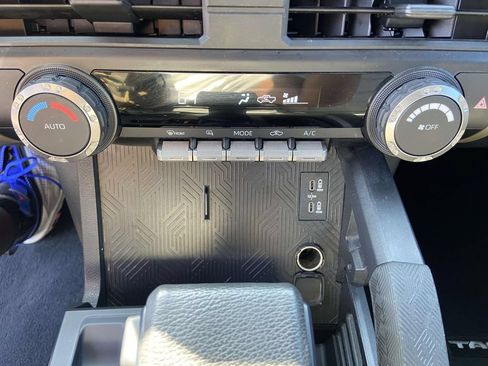 Used 2025 Toyota Tacoma TRD Sport AWD/4WD image 24