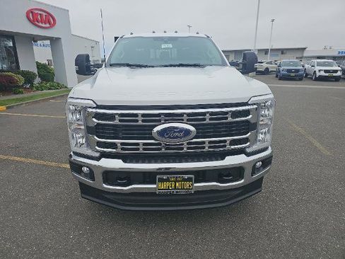 New 2025 Ford F350 XL w/ XL Chrome Package image 9