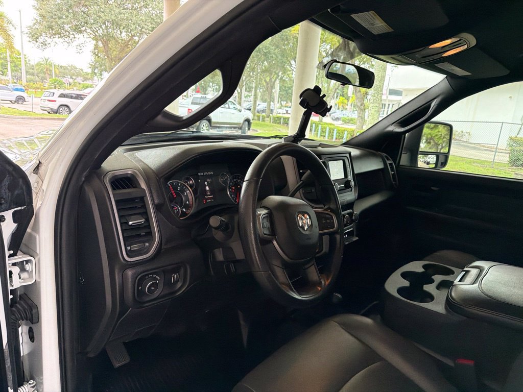 Used 2024 RAM 2500 Tradesman w/ Chrome Appearance Group AWD/4WD image 7