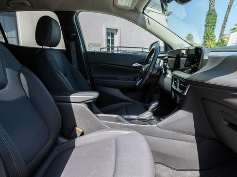 Used 2025 Buick Encore GX Preferred FWD image 30