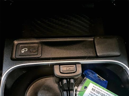 Used 2022 Mercedes-Benz GLB 250 4MATIC image 26