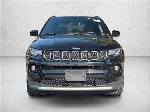 Used 2023 Jeep Compass Limited w/ Sun and Sound Group AWD/4WD image 2