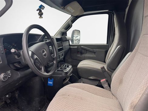 Used 2016 GMC Savana 3500 image 12
