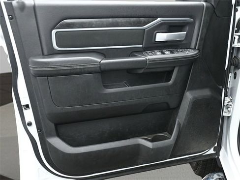 Used 2024 RAM 3500 Big Horn image 9