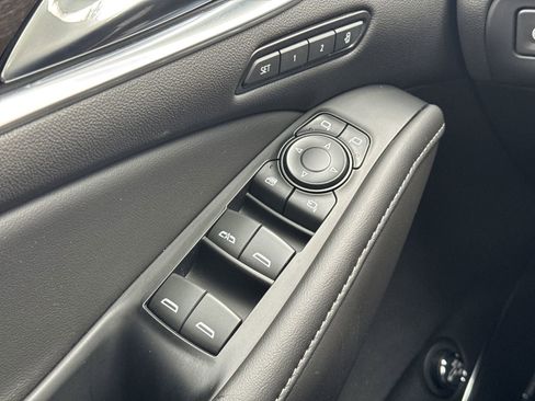 Used 2024 Buick Enclave Avenir w/ Avenir Technology Package image 15