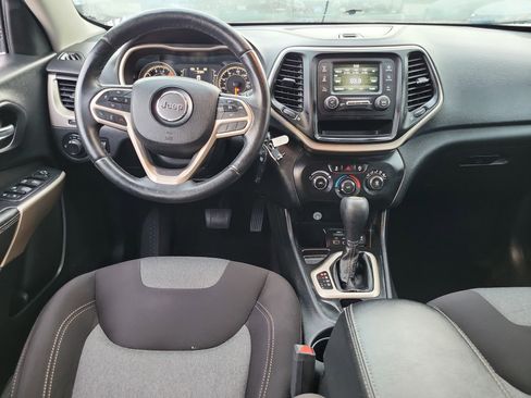 Used 2017 Jeep Cherokee Altitude image 6