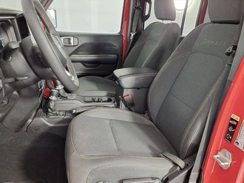 Used 2024 Jeep Wrangler Unlimited Sahara image 16