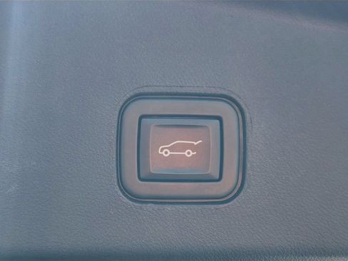 Used 2024 Cadillac Lyriq Tech RWD image 13
