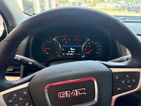Used 2024 GMC Terrain SLT AWD/4WD image 6