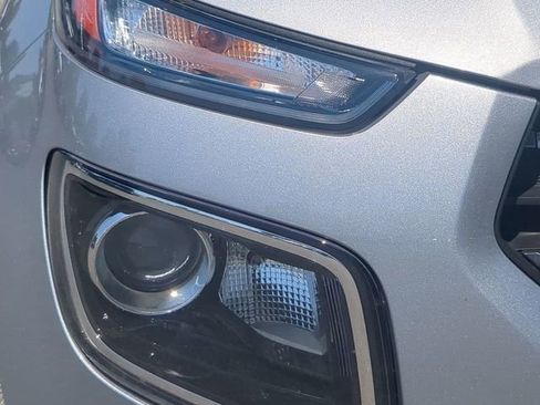 Used 2025 Hyundai Venue SEL FWD image 9